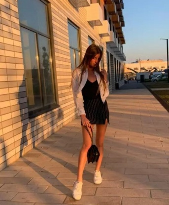 Сладкий! 😘 Я та самая сексуальная индивидуалка, которую ты искал...и теперь нашел! 😏 Я креативная и опытная девушка, готовая погрузить тебя в мир наслаждения и страсти. Я знаю, как доставить тебе удовольствие, мои услуги - это настоящая фантазия, которая оживает в реальности.💦 Встреча со мной - это эмоциональный подъем! Я люблю уделить внимание каждой твоей фантазии и сделать тебя счастливым. 💫
У меня есть множество возможностей для наших встреч: от классического секса до различных экспериментов и ролевых игр. Ты можешь раскрыться со мной и насладиться необычными ощущениями. Моя главная цель - удовлетворить тебя во всех отношениях. 🔥
Оставившись со мной, ты ощутишь уравновешенность и комфорт. Я сделаю тебе сеанс релаксации и беззаботное времяпрепровождение. Мои отзывы говорят о моей безупречной репутации и профессионализме. Ты будешь доволен каждой минутой нашей встречи. 😉
К счастью, я живу в Москве, так что ты можешь легко найти меня в этом прекрасном городе. Обещаю, что после нашей встречи в Москве ты будешь хотеть возвращаться ко мне снова и снова. 🌟
Не теряй время и приходи в мою нежную обьятья. Жду тебя, мой милый! 😍🌹🔞 Мария