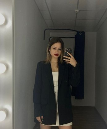 В моих объятиях ты найдешь уют и страсть, позволю себе быть твоим воплощением сексуальных фантазий. Живу в Москве и знаю все его тайные уголки, чтобы сделать наше свидание по-настоящему особенным. Фото в моем профиле - реальные, без фотошопа. Со мной ты откроешь новые грани удовольствия и будешь жаждать возвращения. Мои услуги всеобъемлющи и предлагают сладостные моменты нежности и страсти. Уверяю, ты будешь в восторге от нашей встречи. 💋 Вика